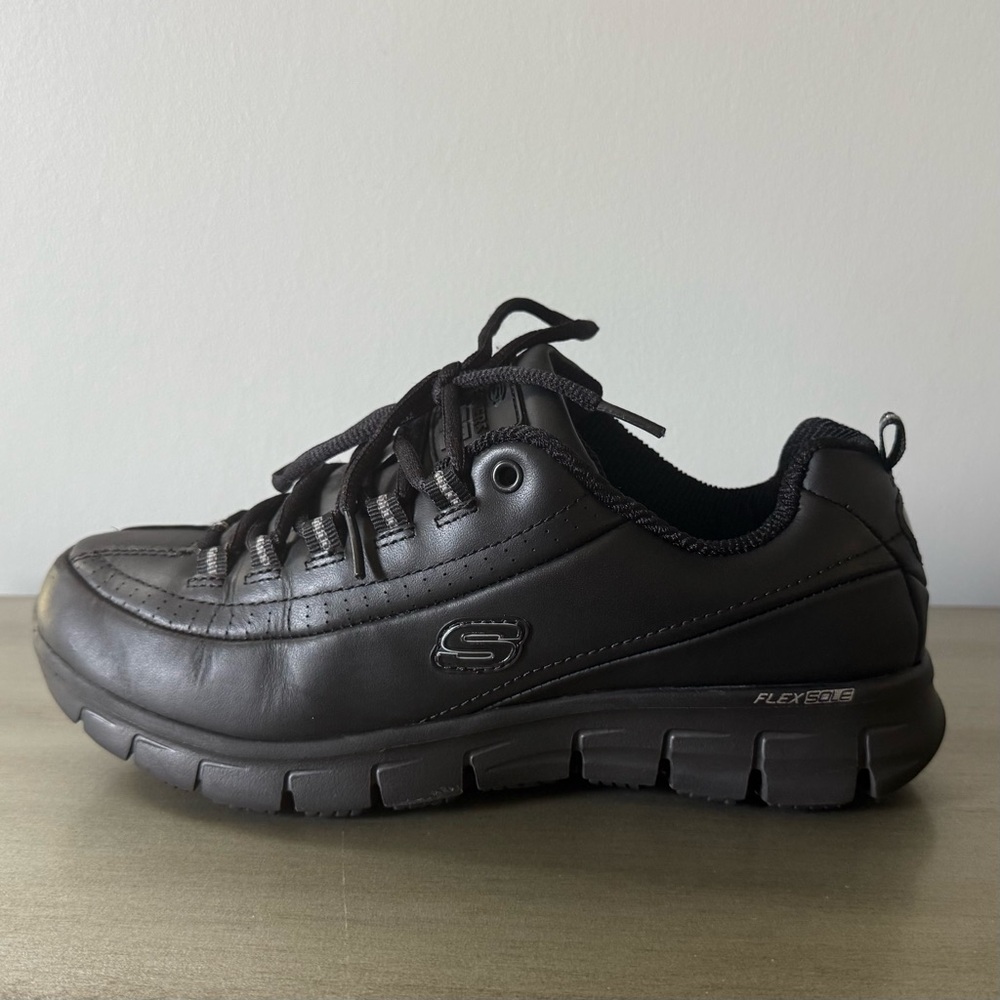 ❤️ Skechers | Black Slip Resistant Sneakers